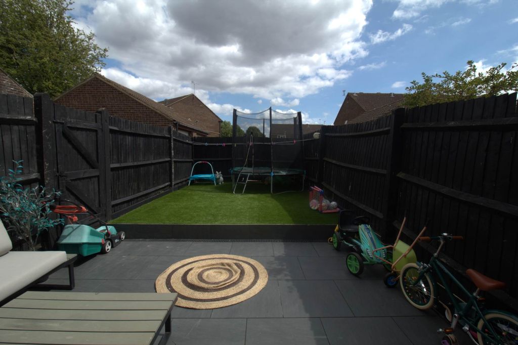 Property photo 2 of 13