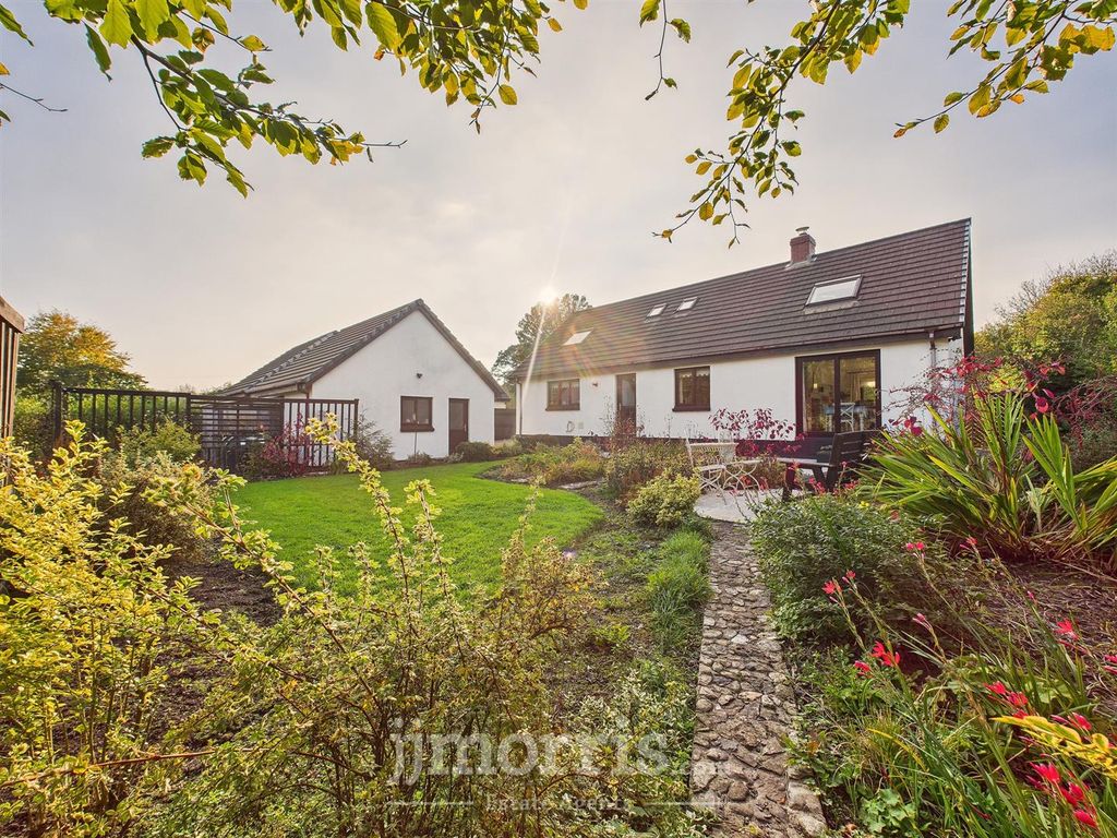 Property photo 1 of 45 Cam02878G0-Pr0094-Still013.Jpg