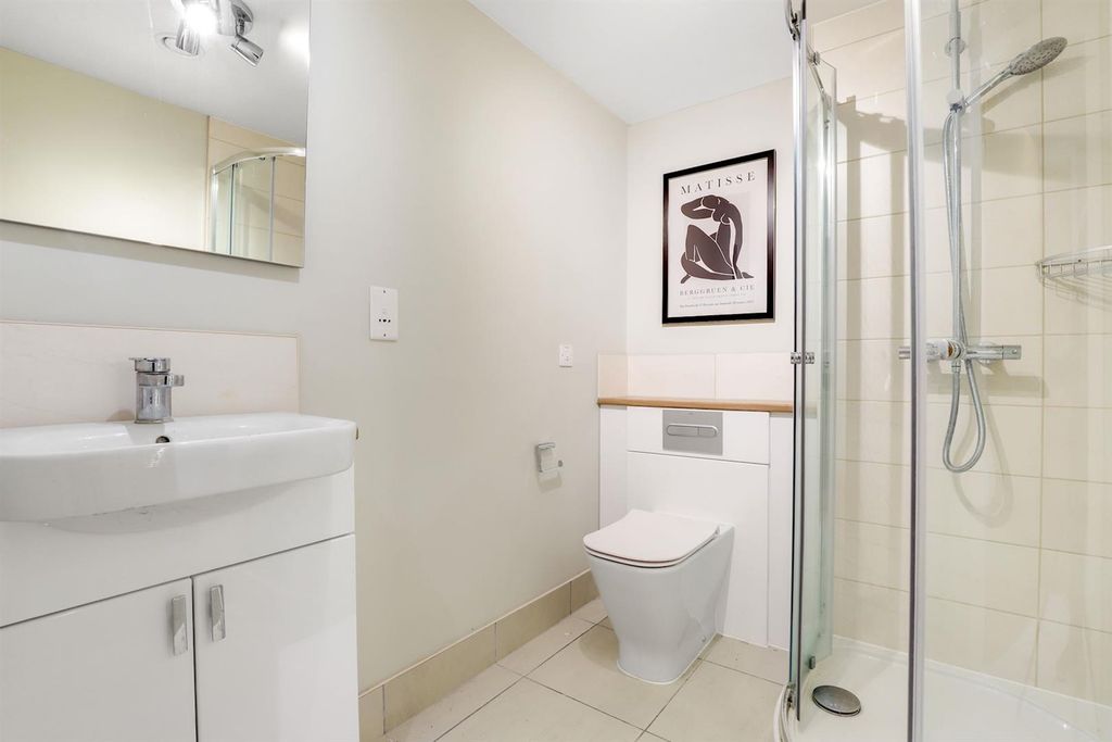 Additional image 10 of 2 bed flat for saleOutwood Lane, Chipstead, Coulsdon CR5