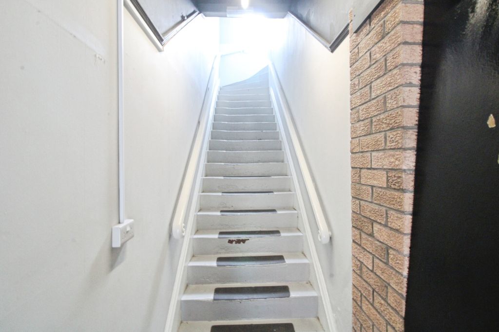 Property photo 2 of 15 Stairwell
