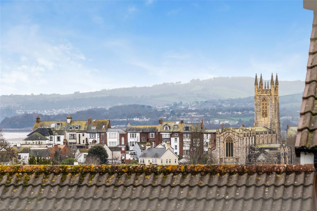 Property photo 3 of 28 Picture No. 30