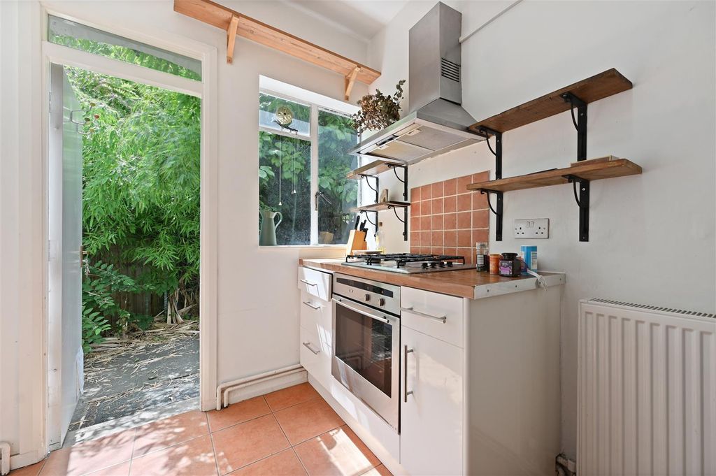 Property photo 3 of 9 Anley Road