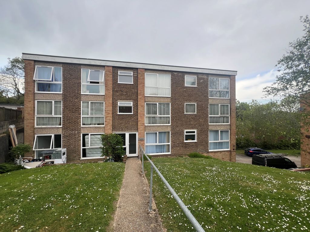 Property photo 1 of 8 Front