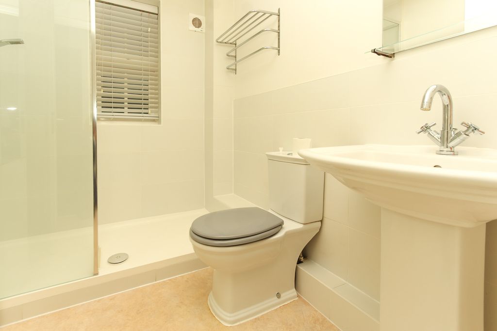 Property photo 3 of 9 Shower Room