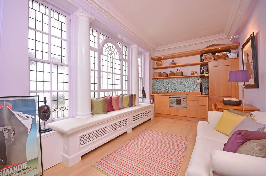 Property photo 2 of 6