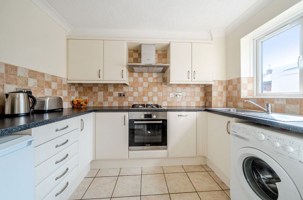 Property photo 3 of 16