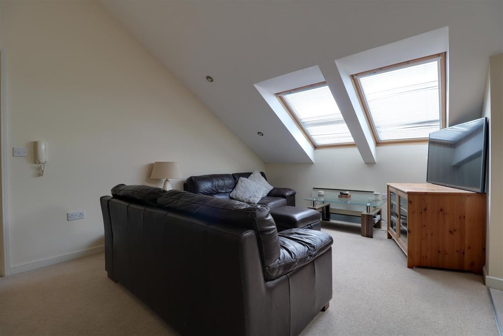 Additional image 6 of 2 bed flat for saleThe Point, Crewe Road, Alsager ST7
