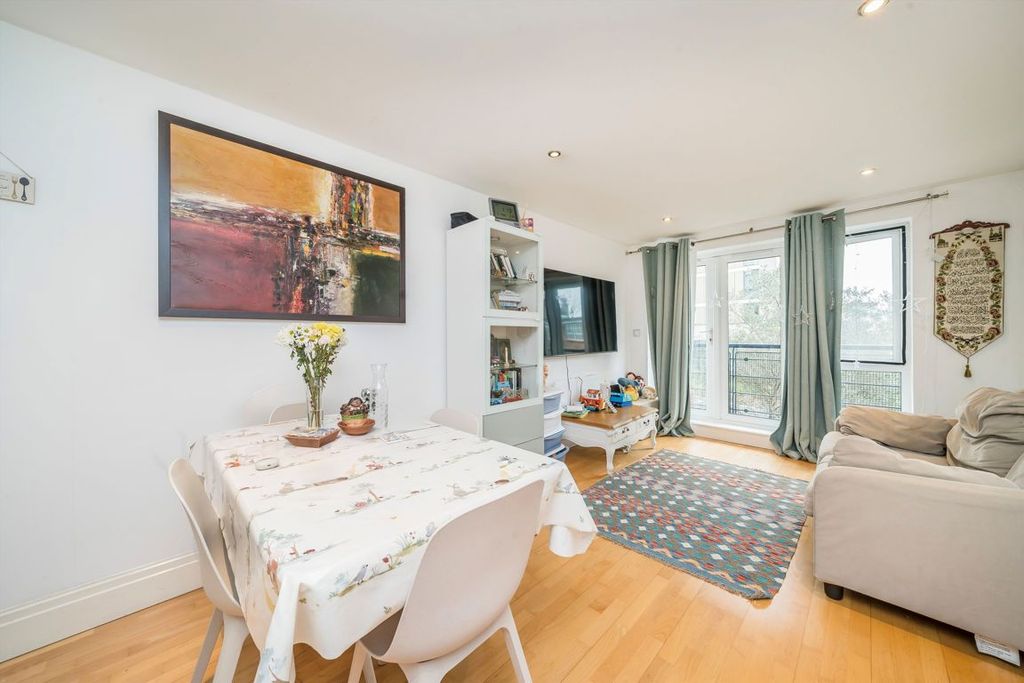 Property photo 2 of 7