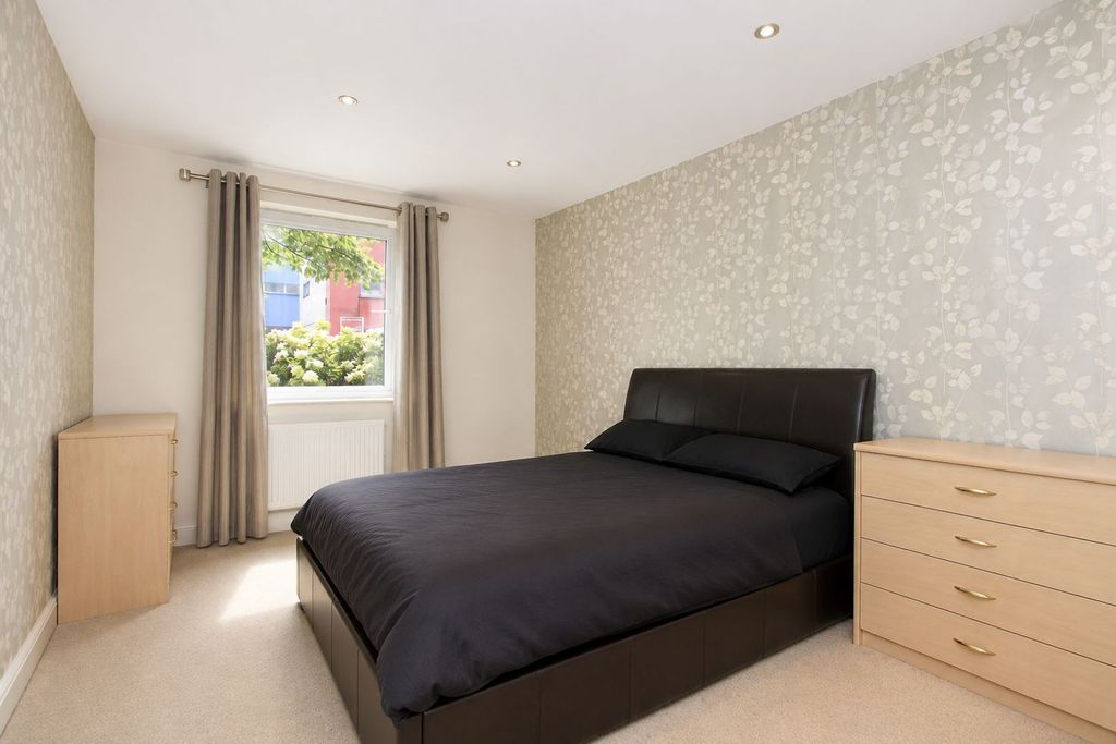 Property photo 3 of 10 Bedroom One