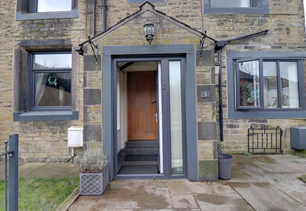 Property photo 2 of 24 Entrance 1