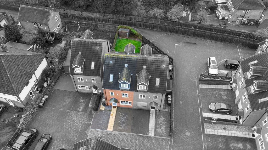 Property photo 2 of 40