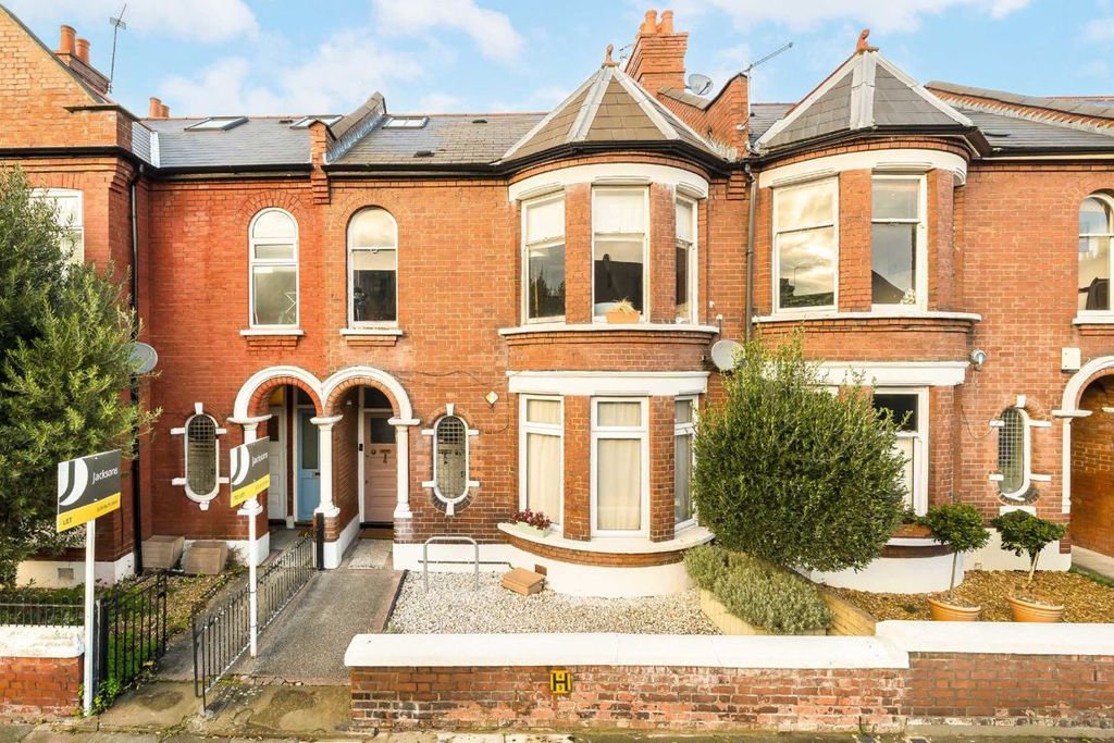 Property photo 1 of 8