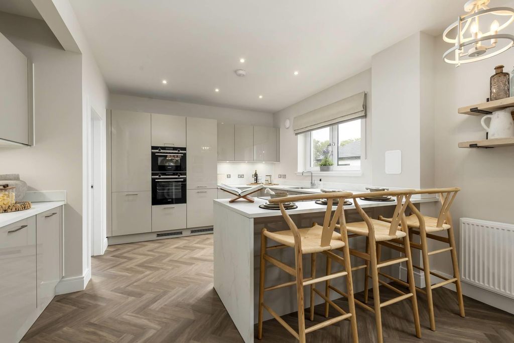 Property photo 3 of 27 Image