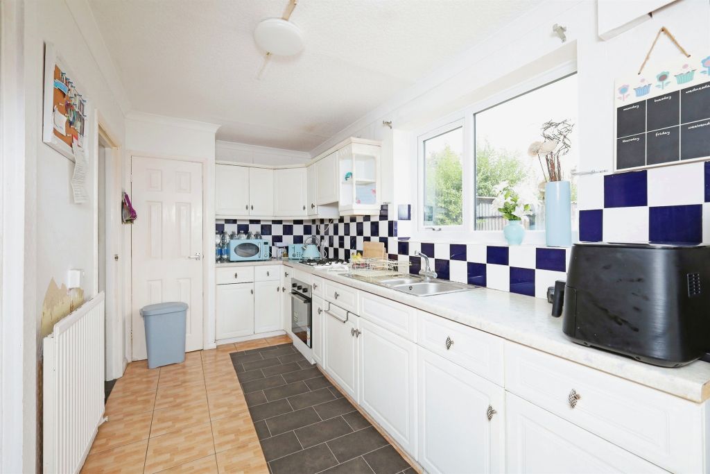Property photo 3 of 17