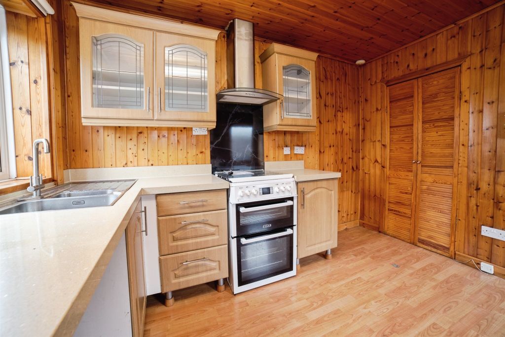 Property photo 3 of 27