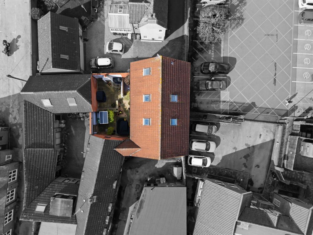 Property photo 1 of 30