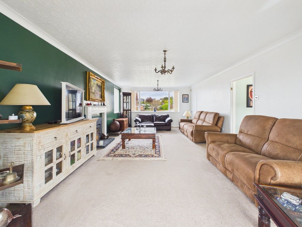 Property photo 3 of 31