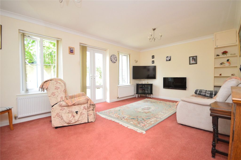 Property photo 2 of 17 Picture No. 18