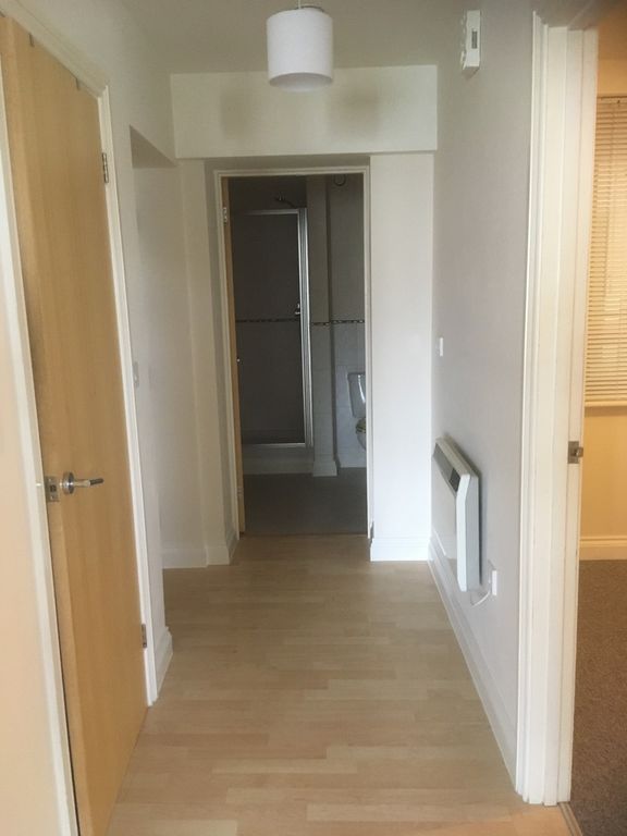 Property photo 3 of 10 Hall