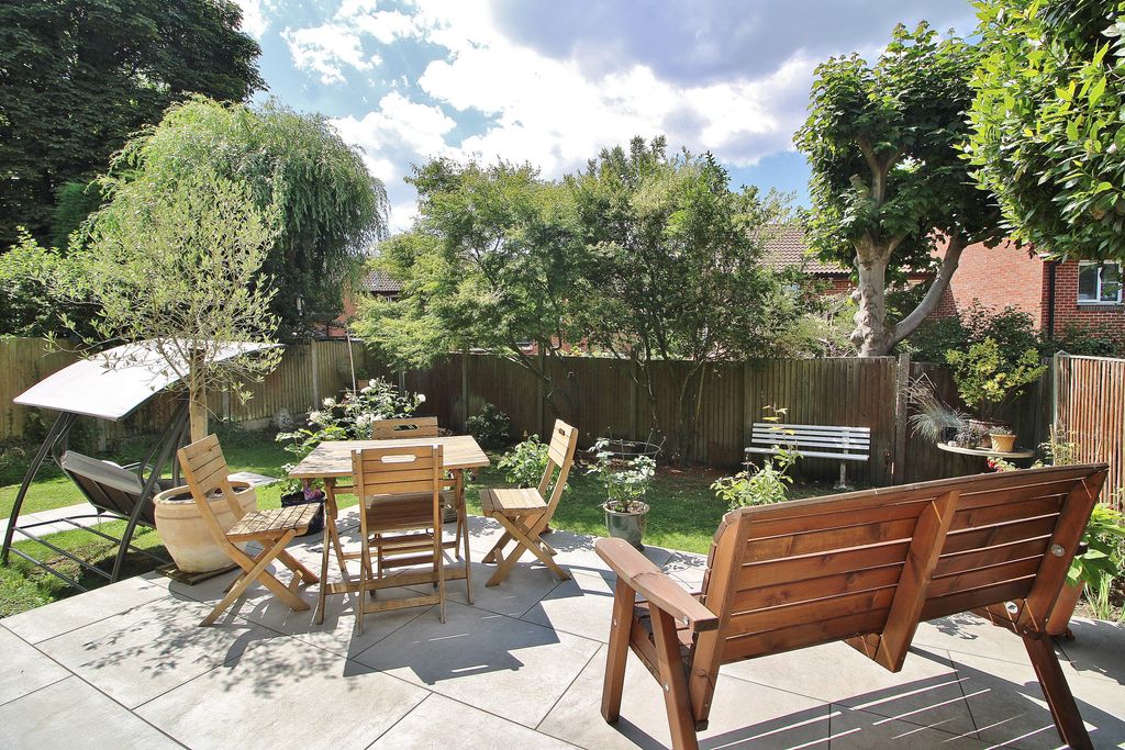 Property photo 2 of 18