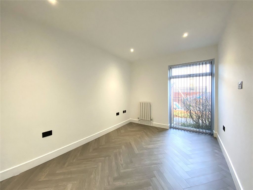 Property photo 2 of 14 Picture No. 05