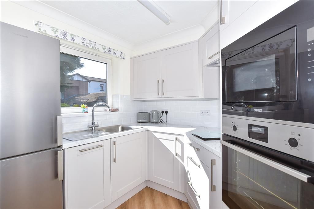 Property photo 1 of 8 Kitchen