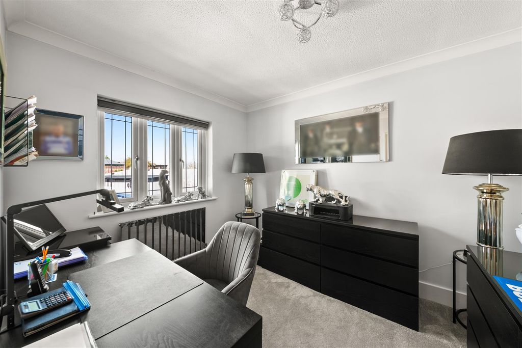 Additional image 14 of 4 bed detached bungalow for salePole Hill Road, Hayes UB4