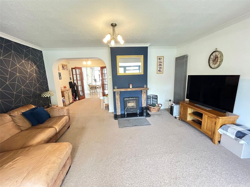 Property photo 3 of 32 Picture No. 24