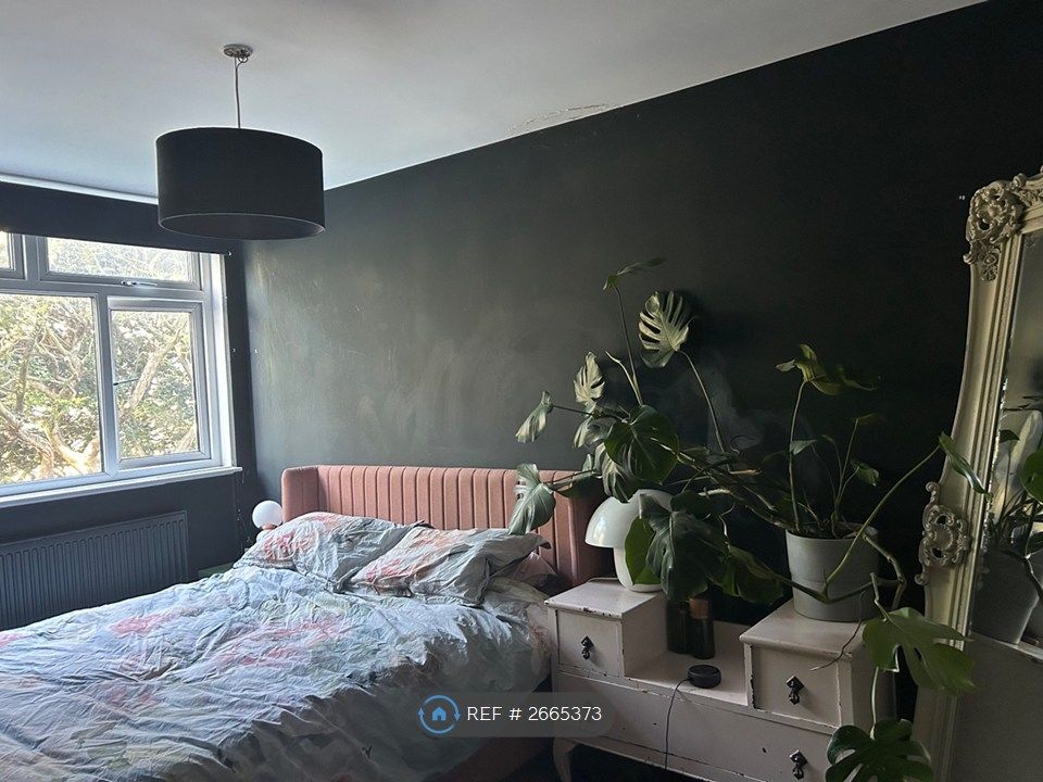 Property photo 2 of 10 Bedroom 1