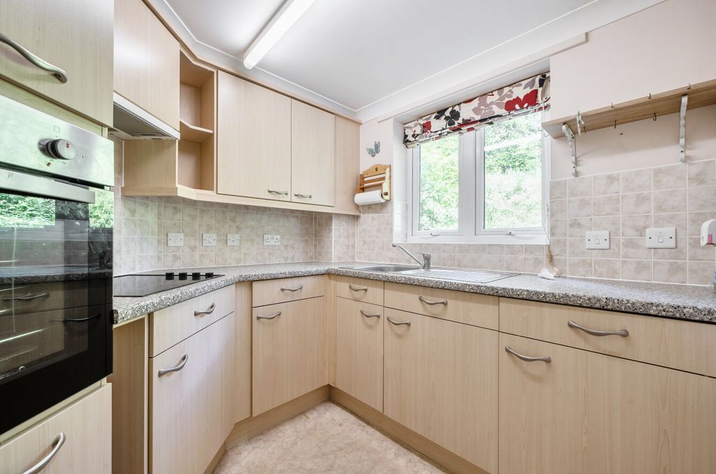 Additional image 4 of 1 bed flat for saleDunheved Road, Launceston, Cornwall PL15