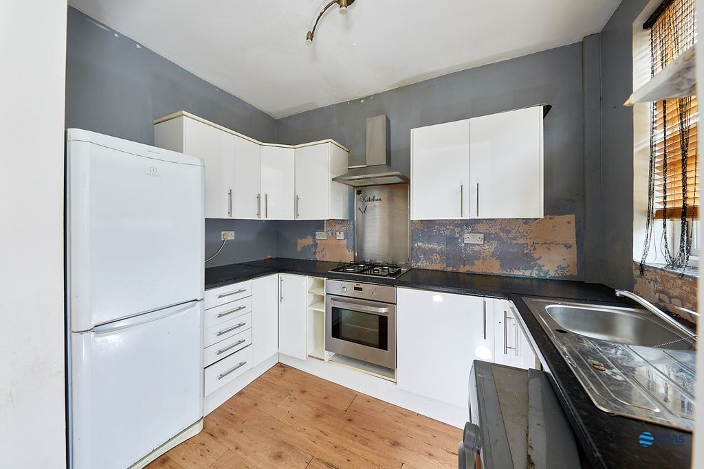 Property photo 2 of 13 Kitchen