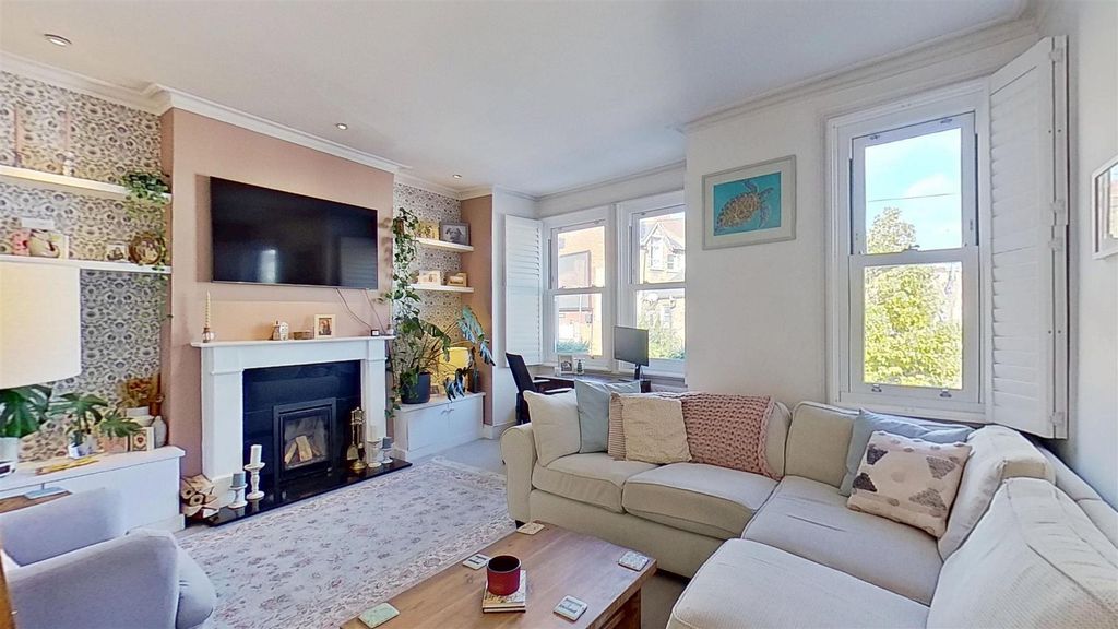 Property photo 1 of 19 Aslett-Street-Earlsfield-Sw18-10042026_134853.Jpg