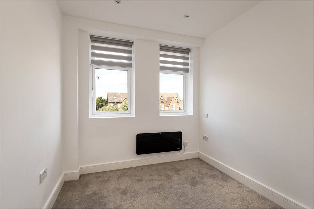 Property photo 3 of 12 Picture No. 02