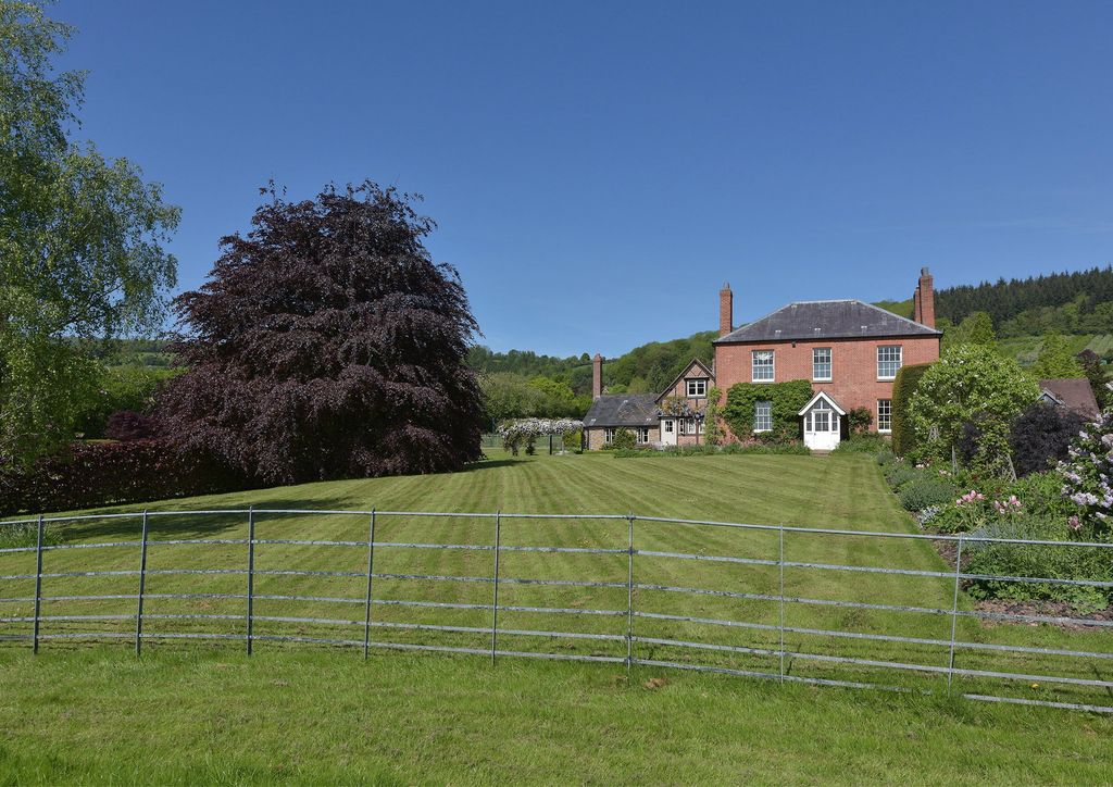 Property photo 2 of 49