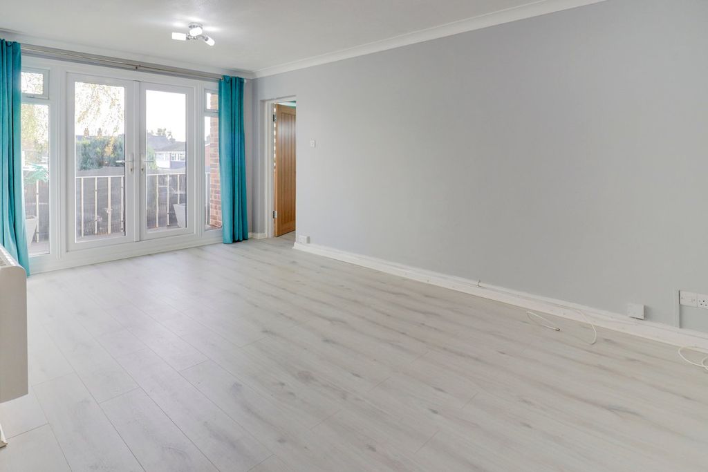 Property photo 3 of 6