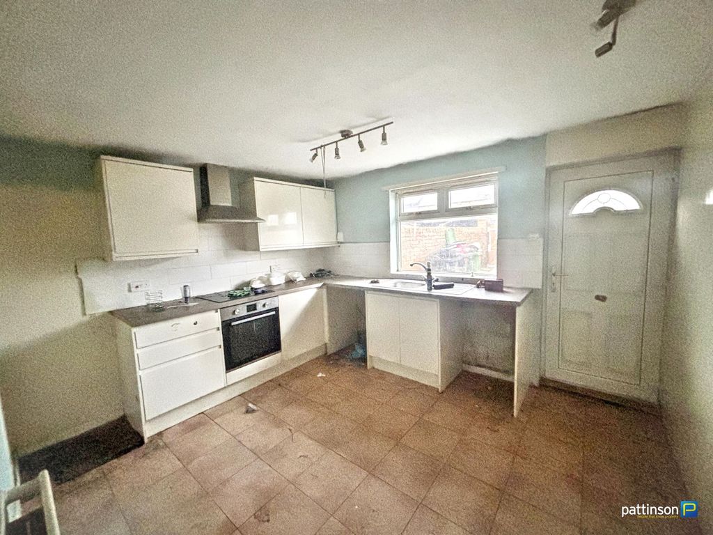 Property photo 2 of 8