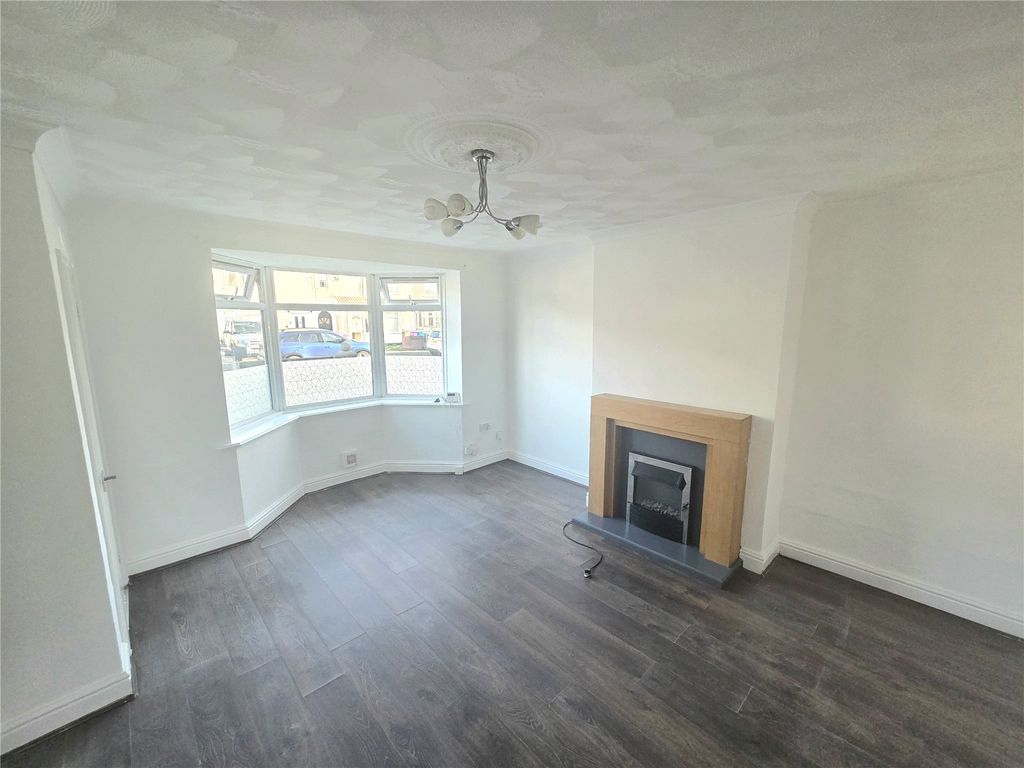 Property photo 3 of 14 Picture No. 04