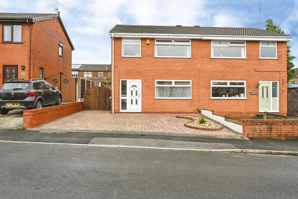 Property photo 1 of 18 Pbox-Img.Jpg