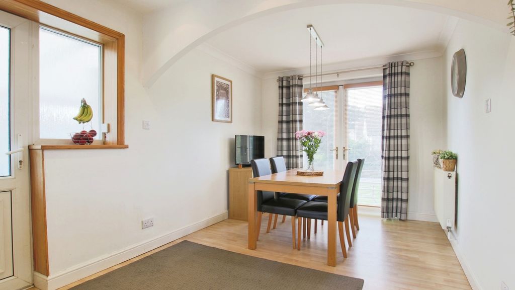 Property photo 3 of 18 3598297