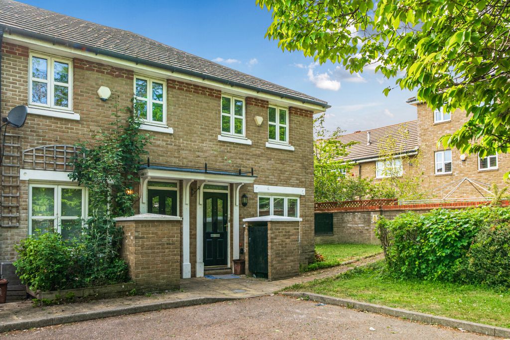 Property photo 1 of 11 1454190-1-69F2299...