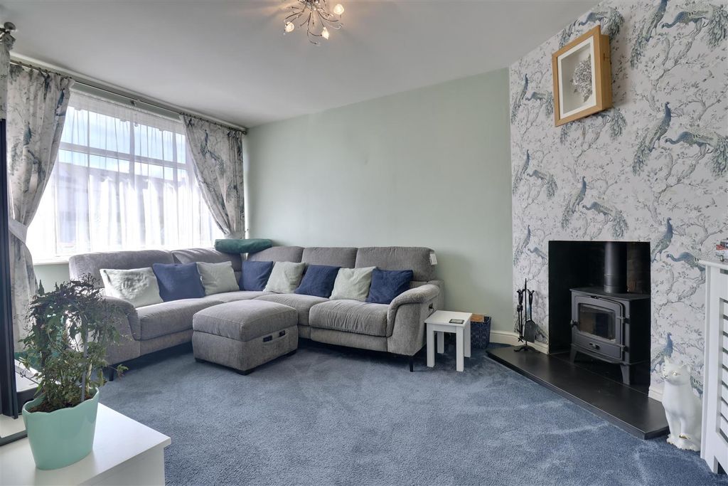 Property photo 2 of 13 789Ddc9C-53De-4C6F-A4F8-E158D8F9E055_1_201_A.Jpeg