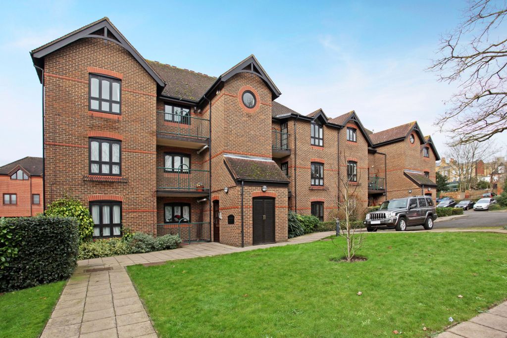 Property photo 1 of 8