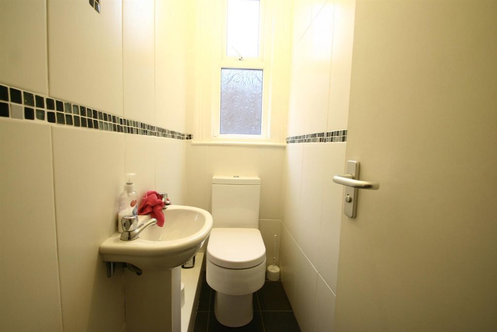 Property photo 3 of 31
