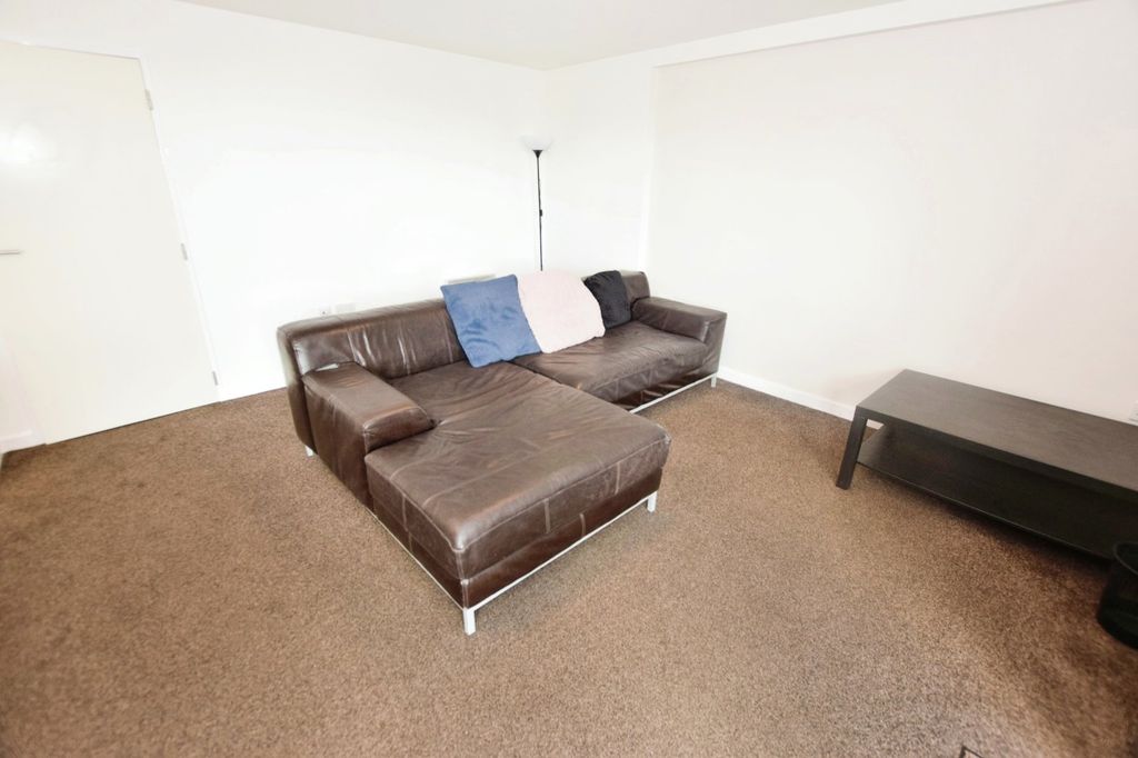 Property photo 3 of 21 Picture No. 27