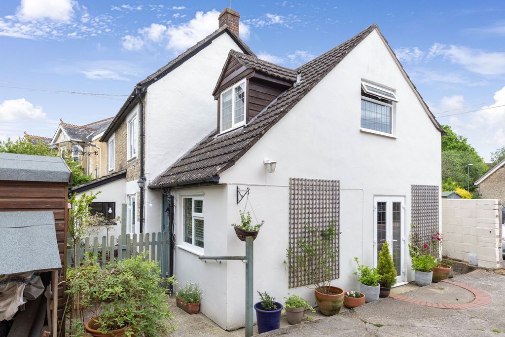 Property photo 3 of 19