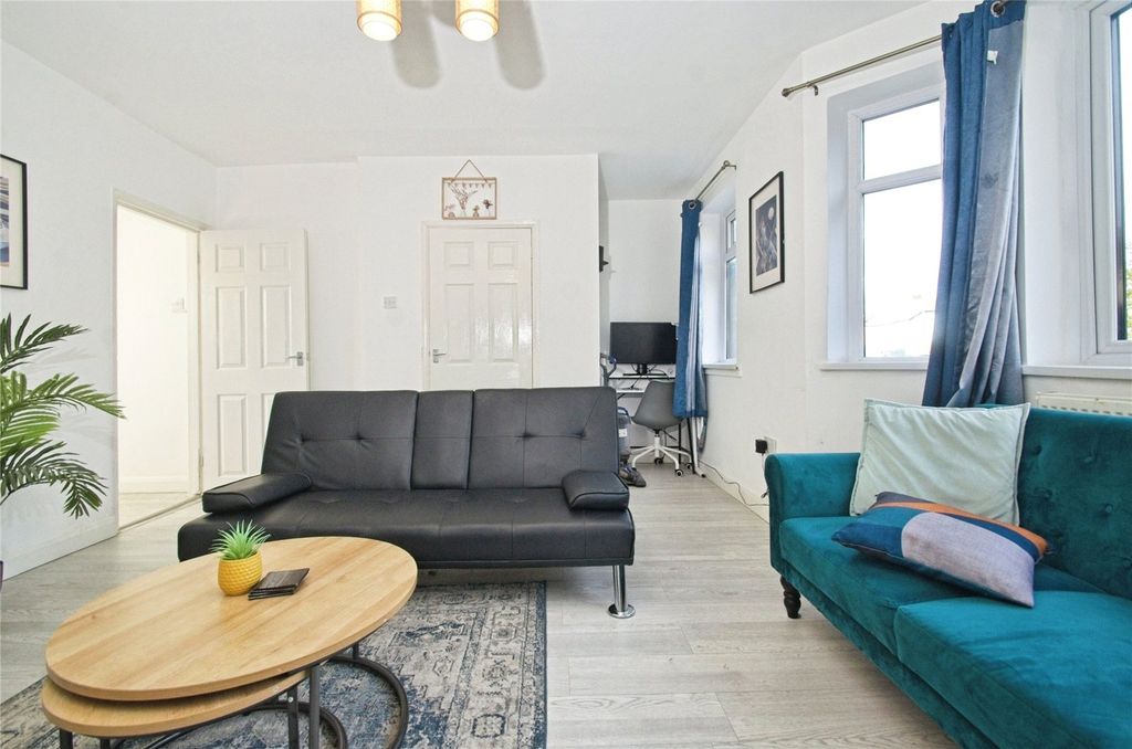 Property photo 3 of 24 Picture No. 12