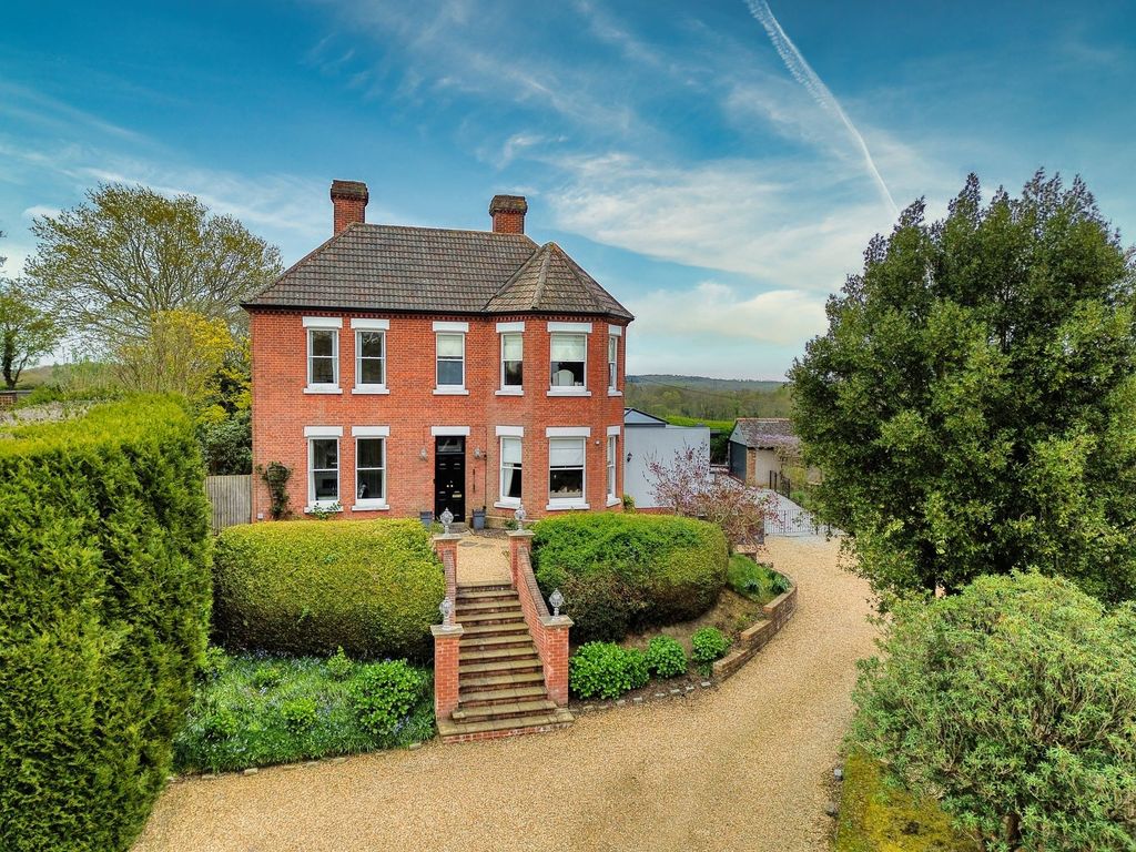 Property photo 1 of 25