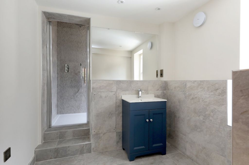 Additional image 8 of 2 bed flat for saleLondon End, Beaconsfield, Buckinghamshire HP9