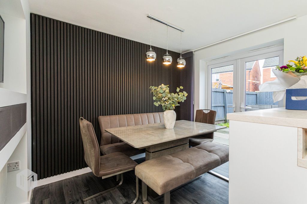 Property photo 3 of 22 Picture No. 06