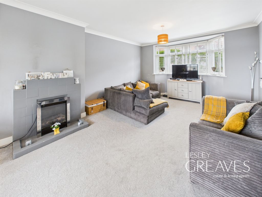 Property photo 3 of 17 Living Room